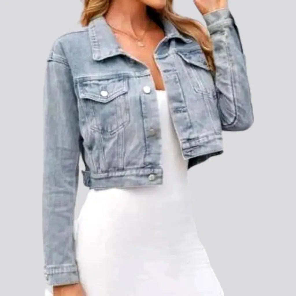 Timeless Women's Clothing Vintage light-wash jean jacket for women