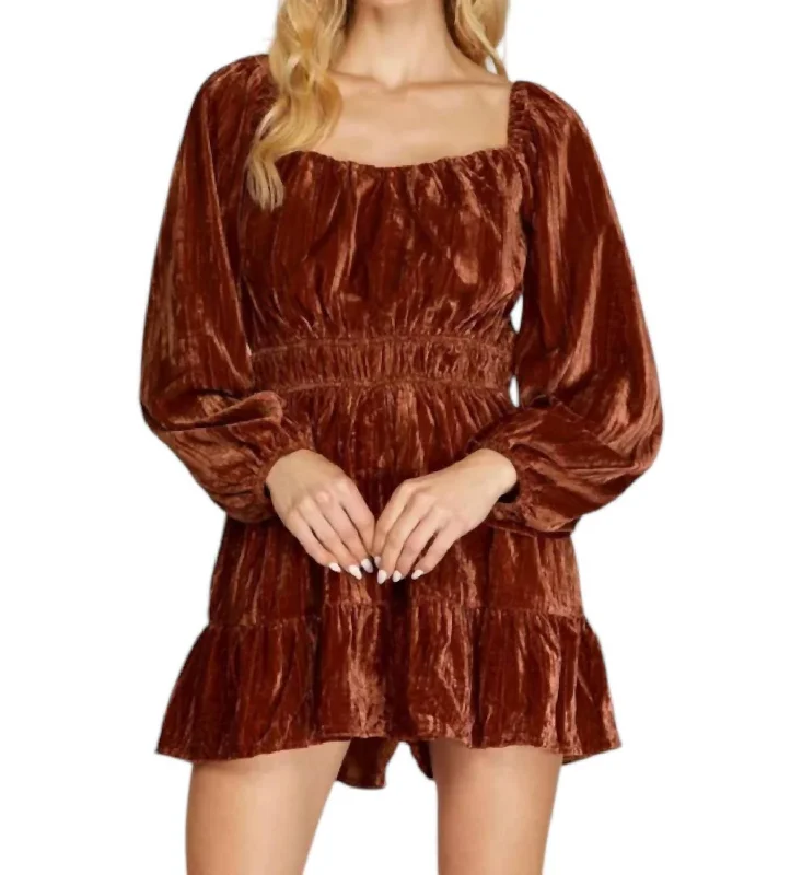 Women's Transitional Apparel Chelly Crinkle Velvet Romper In Rust