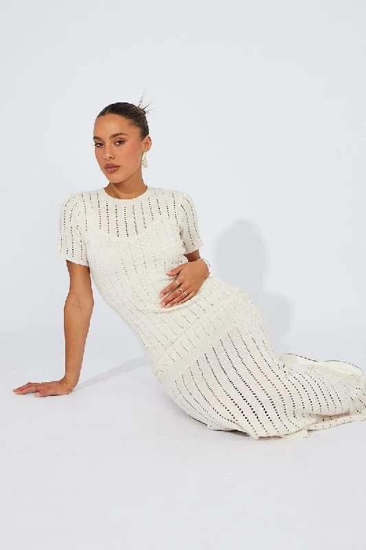 Women's Plus-Size Apparel White Knit Maxi Dress Crochet Short Sleeve